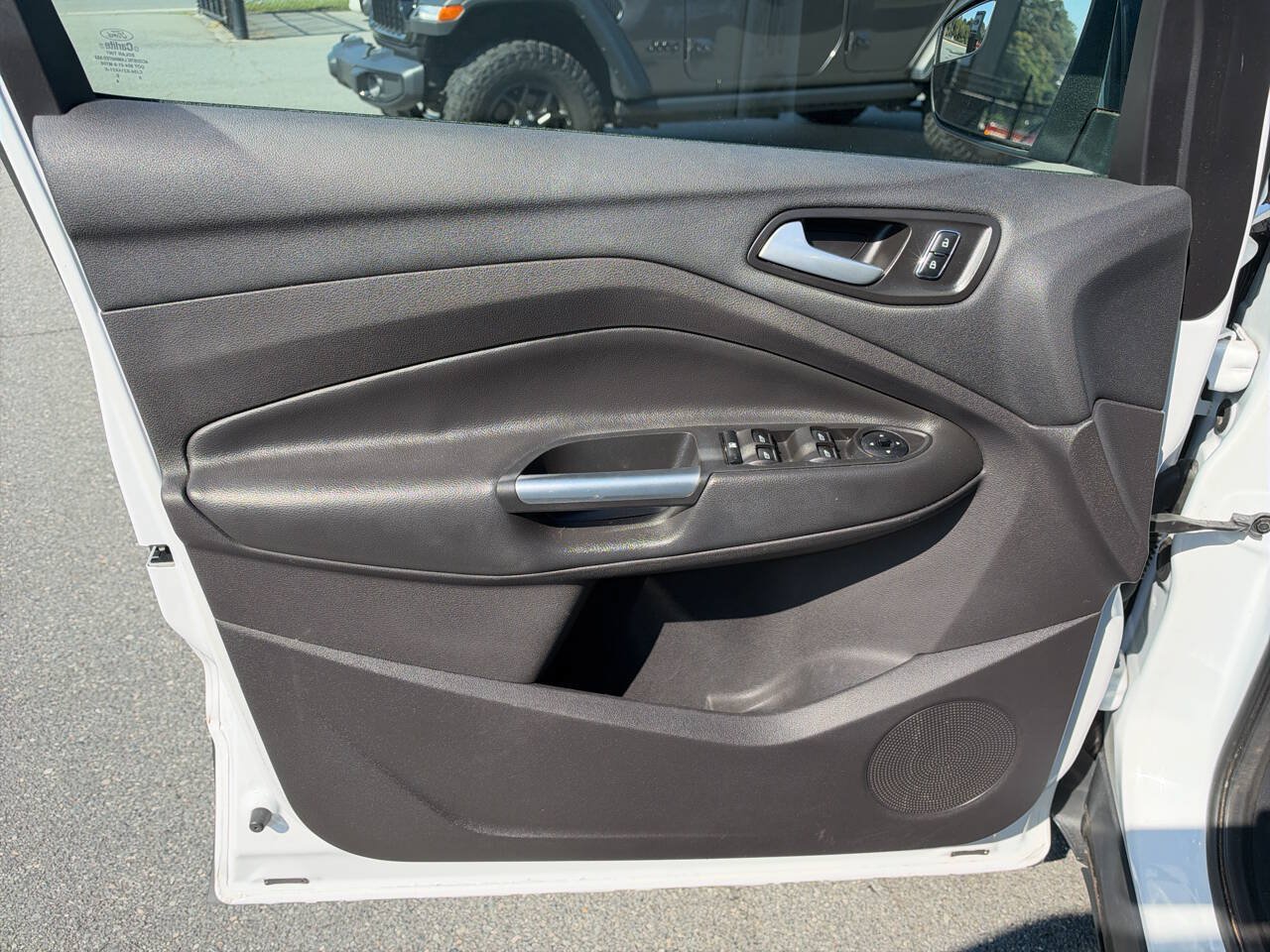 Used 2015 Ford Escape SE w/ SE Chrome Package AWD/4WD image 26