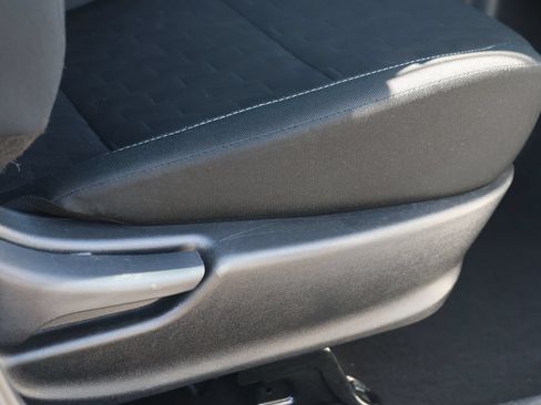 Used 2024 Nissan Kicks SV FWD image 29