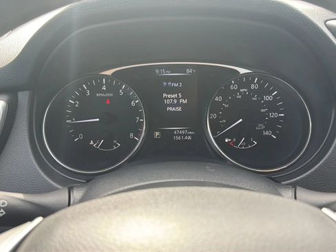 Used 2016 Nissan Rogue S w/ Appearance Package FWD image 11