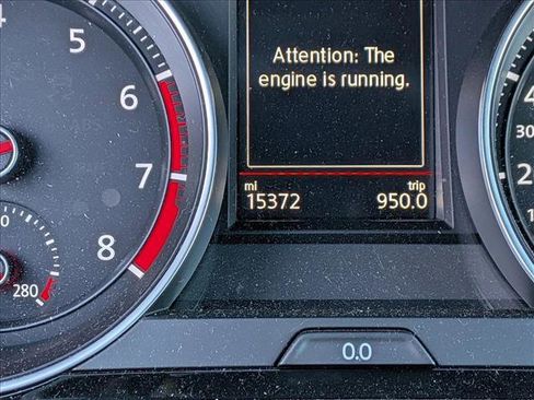 Used 2020 Volkswagen GTI SE image 10