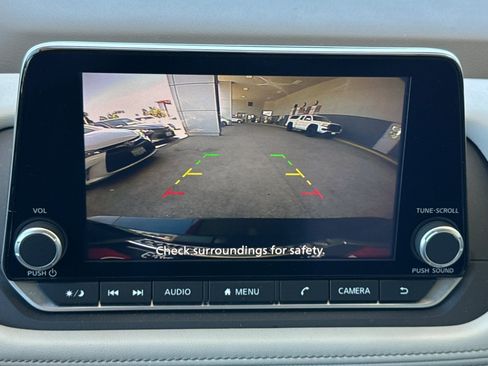 Used 2025 Nissan Rogue SV AWD/4WD image 20