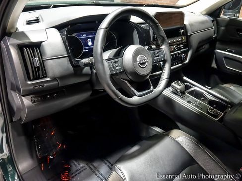 Used 2023 Nissan Pathfinder SL image 14