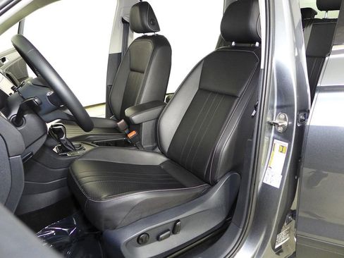 Used 2022 Volkswagen Tiguan SE image 22