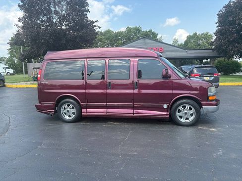 Used 2003 Chevrolet Express 1500 w/ Preferred Equipment Group 4 RWD image 5