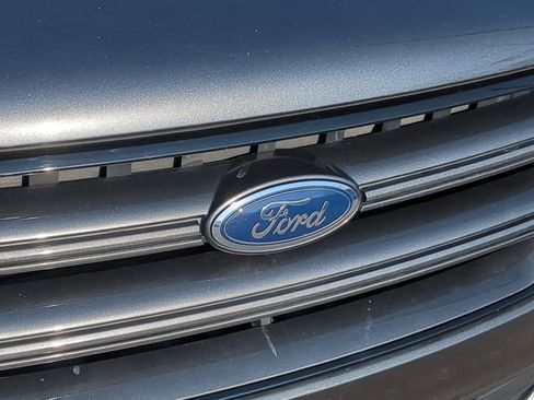 Used 2019 Ford Escape SEL image 16