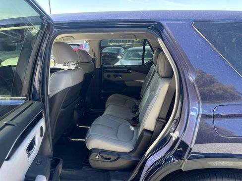 Used 2025 Honda Pilot EX-L image 11