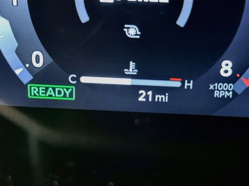 Used 2025 Toyota Tacoma TRD Sport AWD/4WD image 19
