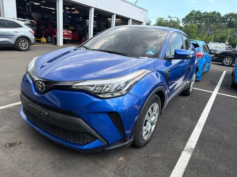 Used 2020 Toyota C-HR LE FWD image 2