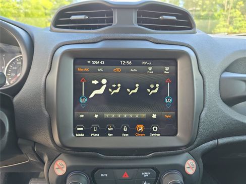 Used 2023 Jeep Renegade Latitude AWD/4WD image 26
