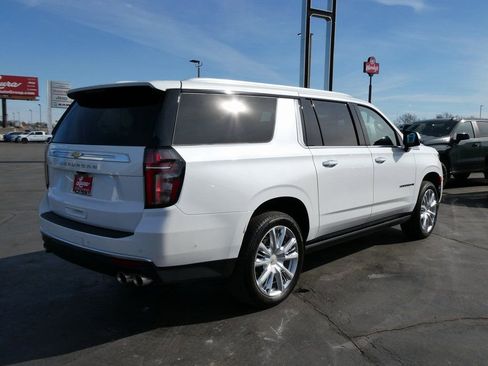 Certified 2024 Chevrolet Suburban High Country w/ Advanced Technology Package image 6