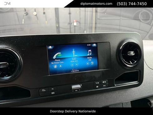 Used 2024 Mercedes-Benz Sprinter 2500 image 26