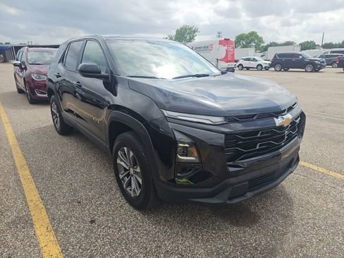 Used 2025 Chevrolet Equinox LT FWD image 4