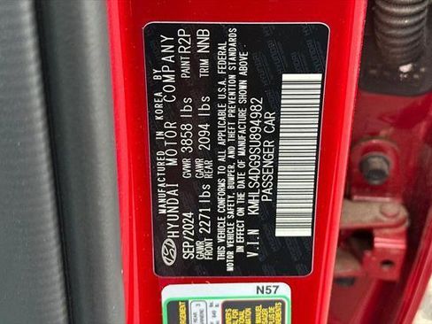 New 2025 Hyundai Elantra SEL image 25