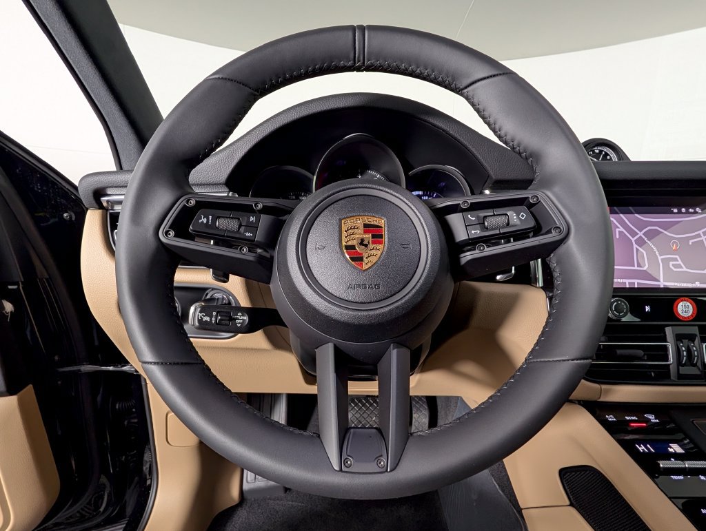 Certified 2026 Porsche Macan AWD/4WD image 36
