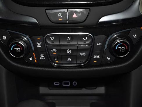 Used 2022 Chevrolet Equinox Premier AWD/4WD image 18