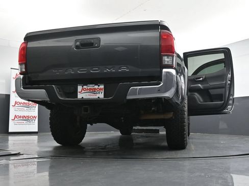 Used 2019 Toyota Tacoma TRD Off-Road AWD/4WD image 45
