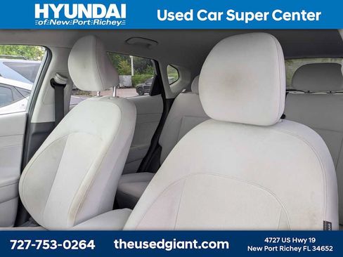 Used 2024 Hyundai Kona SEL FWD image 3