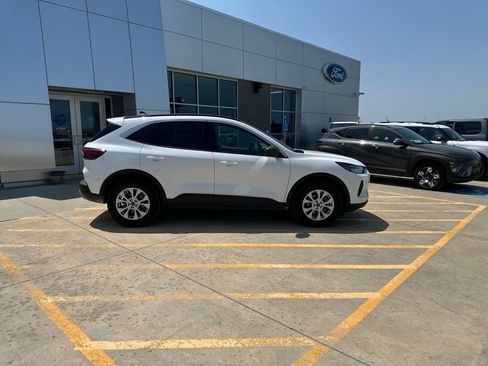 Used 2024 Ford Escape Active w/ Tech Pack #1 AWD/4WD image 8