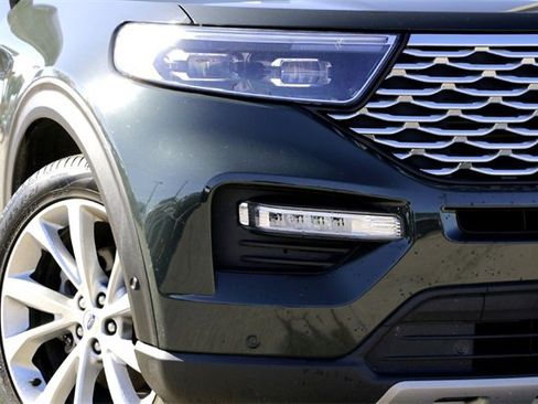 Used 2021 Ford Explorer Platinum w/ Premium Technology Package image 3