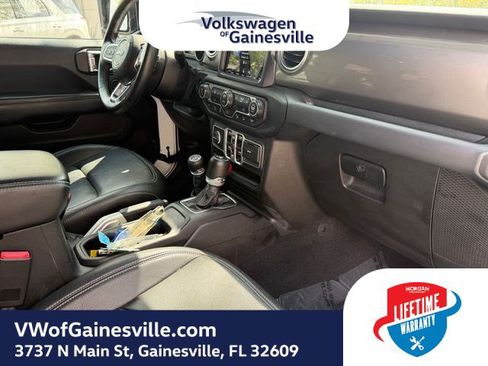 Used 2018 Jeep Wrangler Unlimited Sahara AWD/4WD image 10