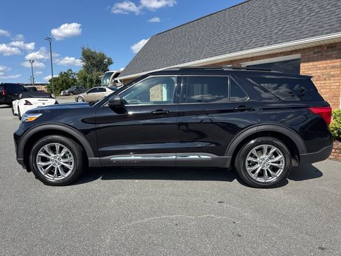 Used 2020 Ford Explorer XLT w/ Equipment Group 202A AWD/4WD image 15