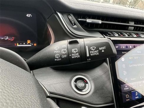 Certified 2023 Jeep Grand Cherokee Limited image 30