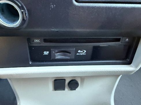 Used 2015 Toyota Sienna XLE Premium image 66