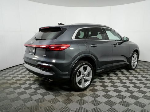 Certified 2025 Audi Q5 Premium Plus w/ Premium Plus image 3