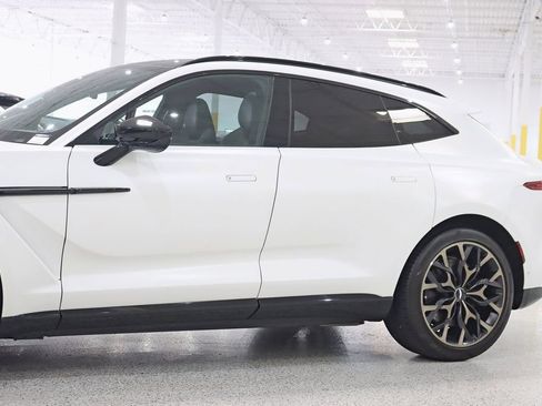 Used 2021 Aston Martin DBX AWD/4WD image 3