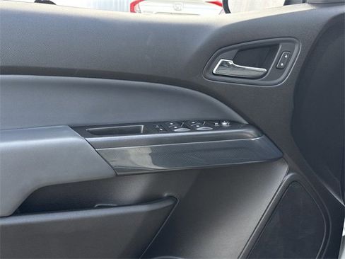 Used 2018 Chevrolet Colorado Z71 image 25