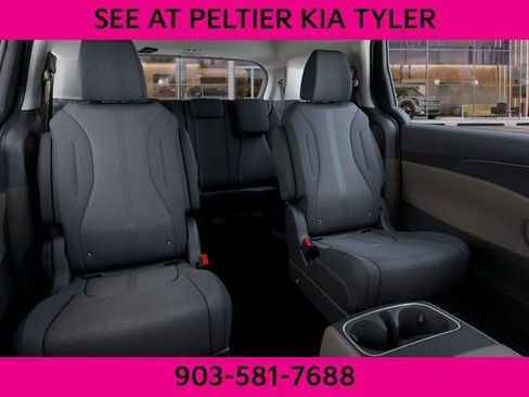 New 2026 Kia Carnival LX image 18