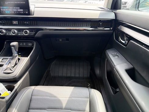Used 2025 Honda CR-V EX-L image 18