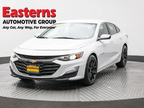 Used 2020 Chevrolet Malibu LT image 1