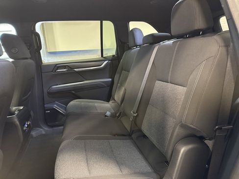 Used 2025 GMC Acadia Elevation image 24