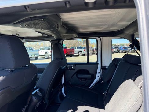 Used 2025 Jeep Wrangler Unlimited Rubicon 4xe w/ Safety Group image 12