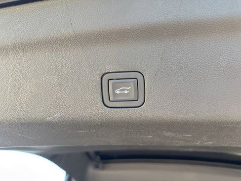 Used 2024 Chevrolet Tahoe Z71 w/ Luxury Package image 44