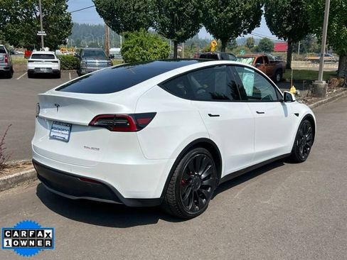 Used 2022 Tesla Model Y Performance AWD/4WD image 7