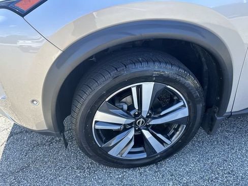 Certified 2022 Nissan Rogue Platinum w/ Head-Up Display Package AWD/4WD image 10