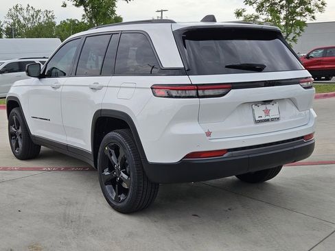 New 2026 Jeep Grand Cherokee Limited RWD image 3