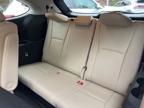 Used 2025 Toyota Highlander XLE image 15