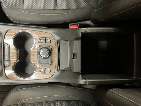 Certified 2023 GMC Acadia SLE w/ Driver Convenience Package image 13