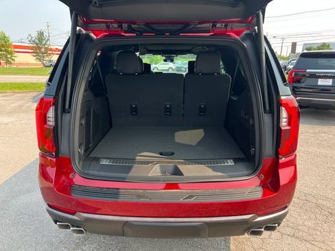 New 2026 GMC Yukon XL AT4 Ultimate AWD/4WD image 12
