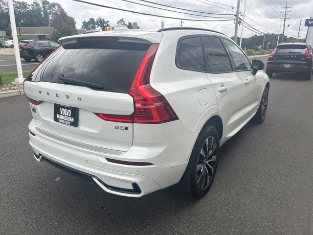 Certified 2024 Volvo XC60 B5 Plus w/ Protection Package Premier AWD/4WD image 5