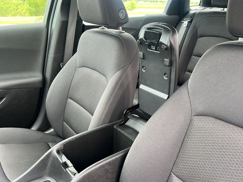 Used 2025 Chevrolet Malibu LT FWD image 18