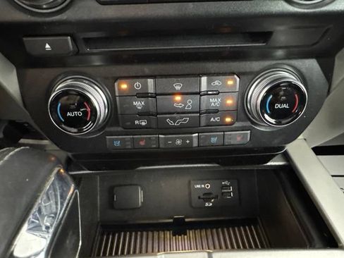 Used 2015 Ford F150 Lariat w/ Equipment Group 502A Luxury AWD/4WD image 16