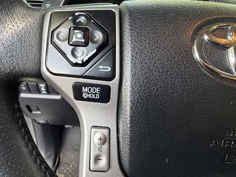 Used 2018 Toyota 4Runner Limited RWD image 19