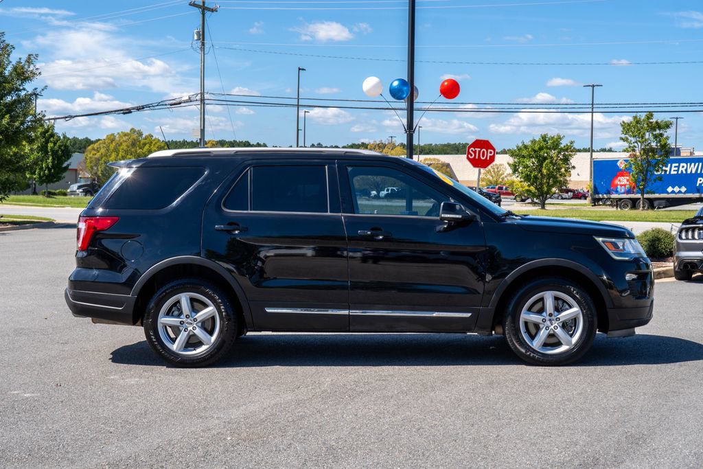 Used 2018 Ford Explorer XLT w/ Equipment Group 201A FWD image 8