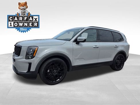 Used 2022 Kia Telluride SX w/ SX Prestige Package image 2