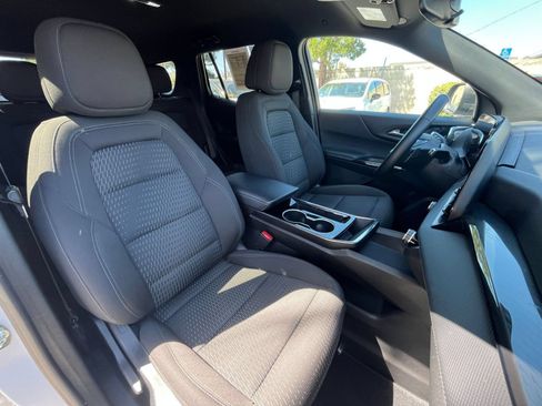 Used 2025 Chevrolet Equinox LT FWD image 32