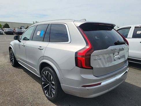 Used 2025 Volvo XC90 T8 Ultra image 3